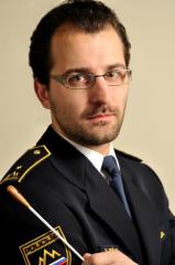 Umetniški vodja in dirigent orkestra Nejc Bečan